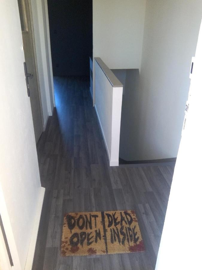 Appartement En Duplex Au 3Ieme Etage Sans Ascenseur Hyères Exterior foto